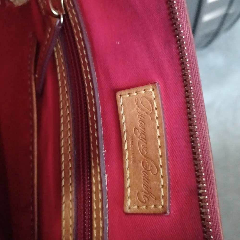 Dooney and Bourke Pebble Leather bag mid size - Picture 6 of 9